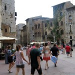 Piazza in San Gimigniano Piazza in San Gimigniano