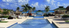 Cancun-infinity-pool