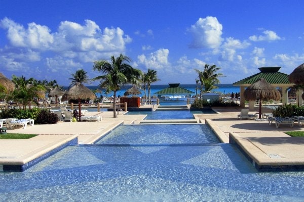Infinity pool in Cancun