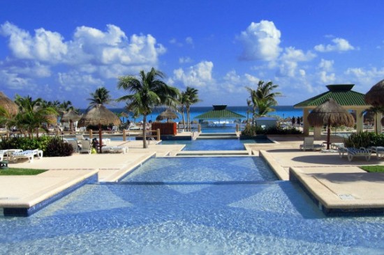 Cancun-infinity-pool