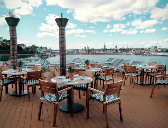 Dining al fresco at the World Cafe