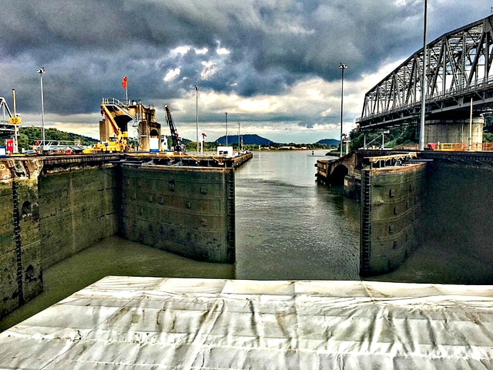 locks in the panama canal