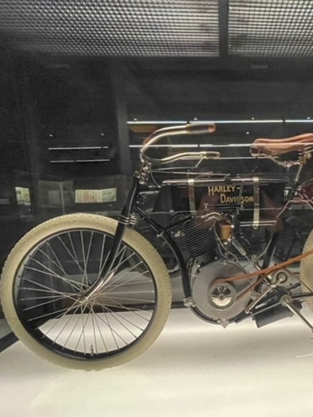 Harley Davidson History: Meet Avis and Effie