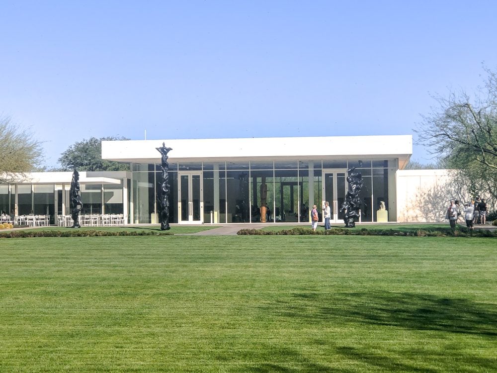 visitor center at sunnylands in palm springs