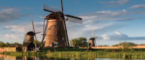 Visit Kinderdijk & Windmills, a UNESCO World Heritage Site 1 Depositphotos 157745454 S